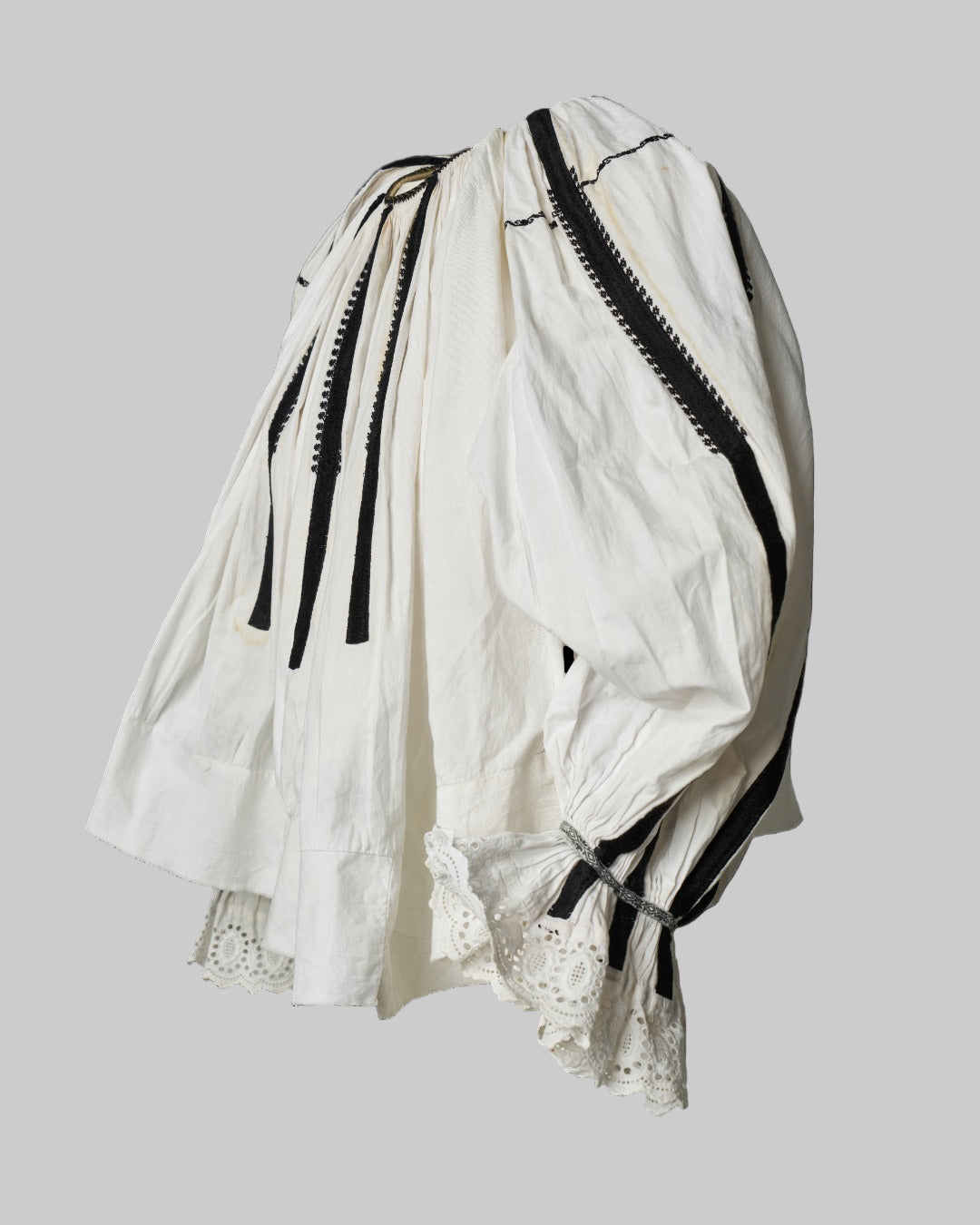The Romanian Blouse Transylvania Sibiu - cca. 80 year old vintage find
