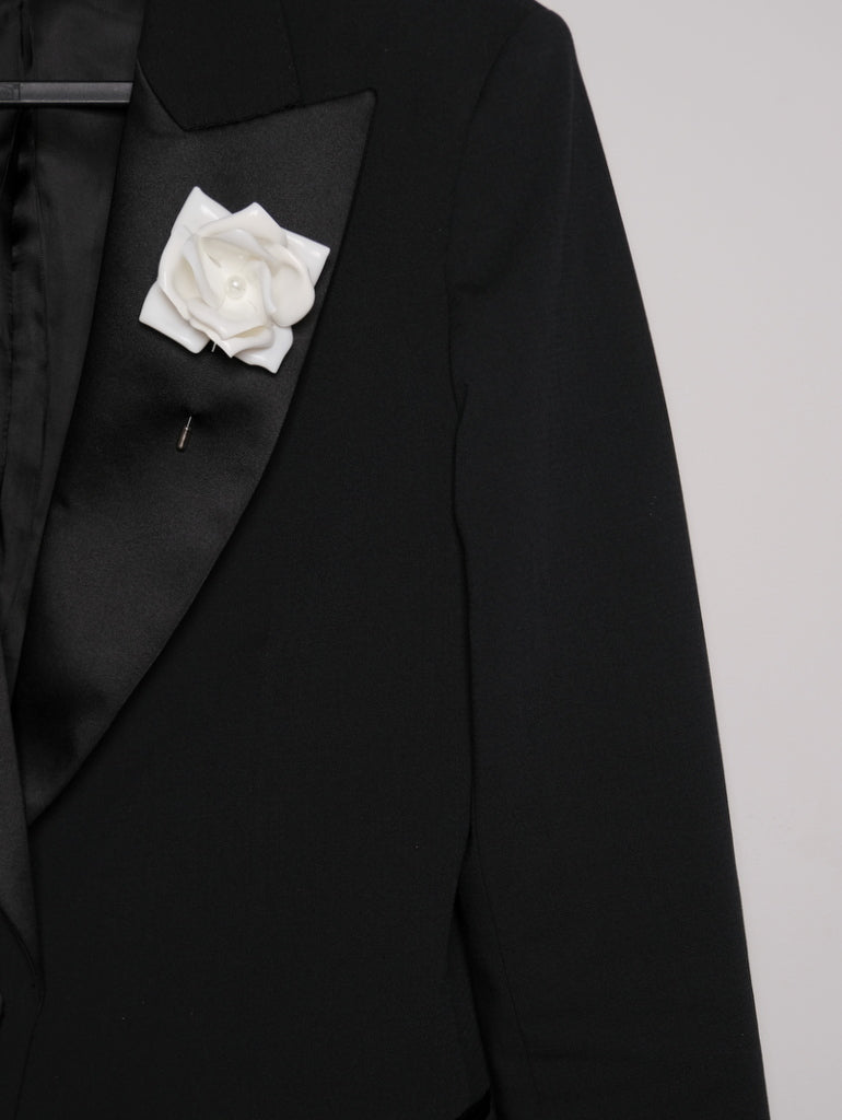 The White Flower Pin