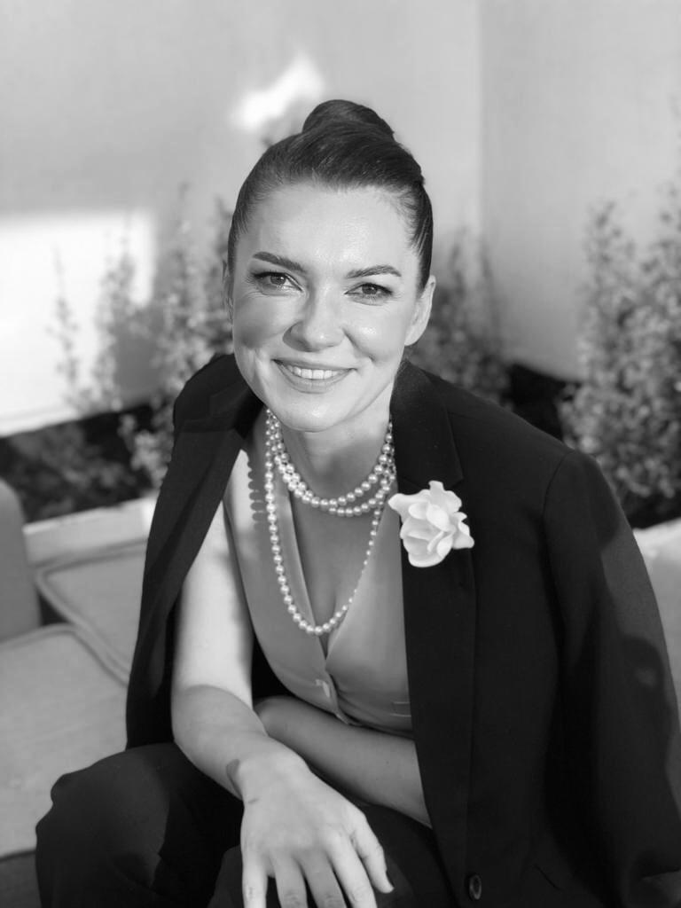 The White Flower Pin