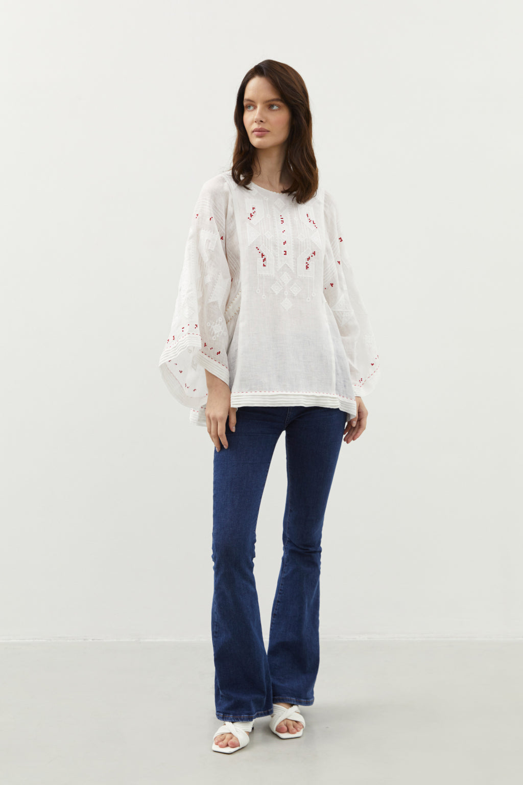 Bluza Brodata Braille Alba