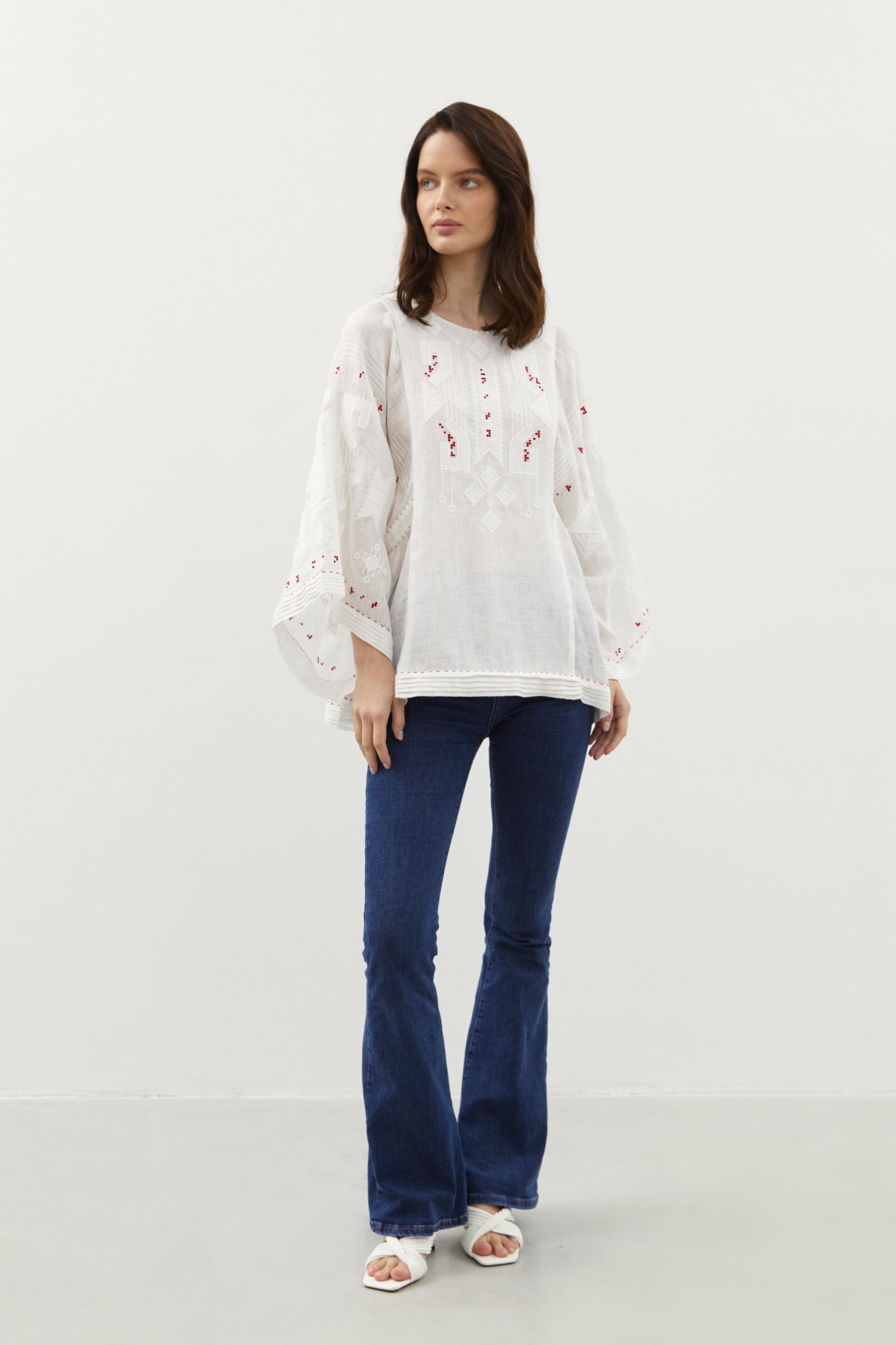 Bluza Brodata Braille Alba