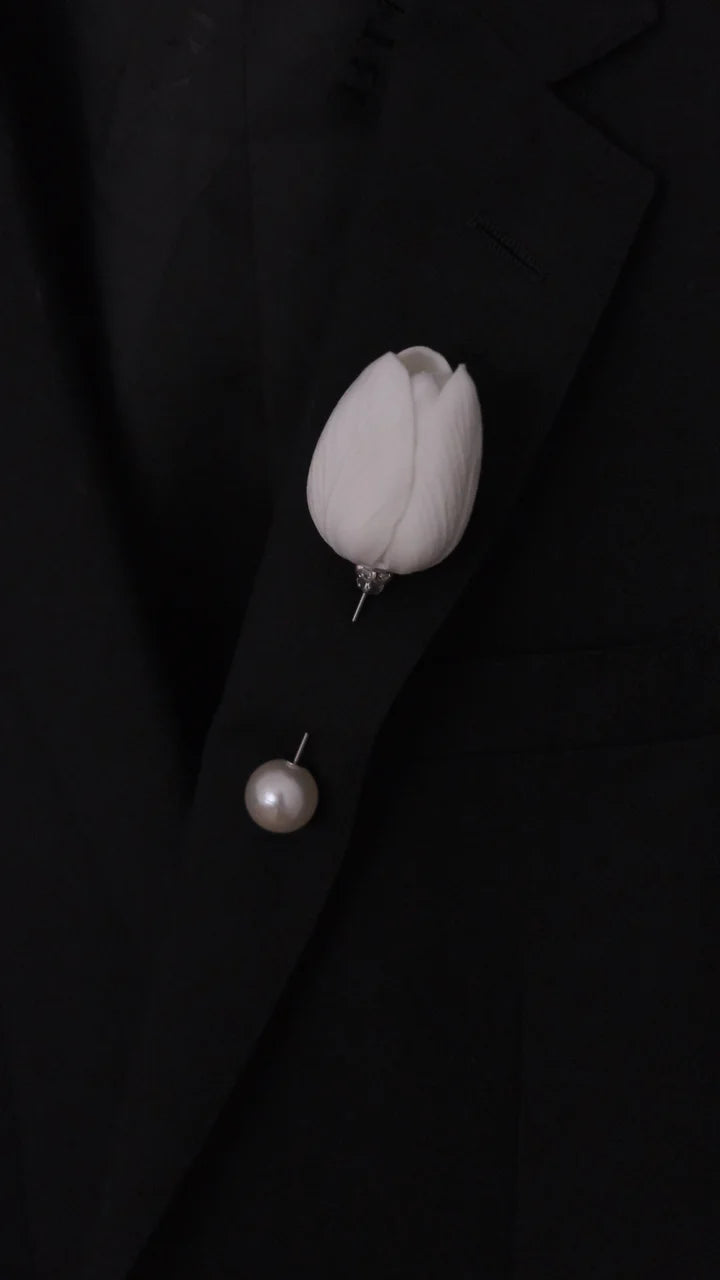 Tulip Lapel Pin White