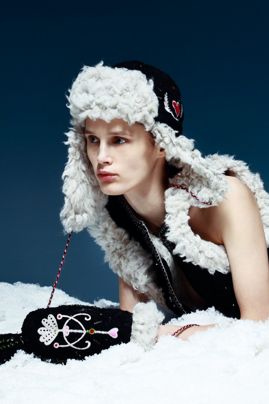 Handcrafted Hemp Fur & Linen Mittens in Black