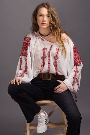 Traditional Romanian Blouse 'Sophia' with Red Embroidery Handmade in Transylvania