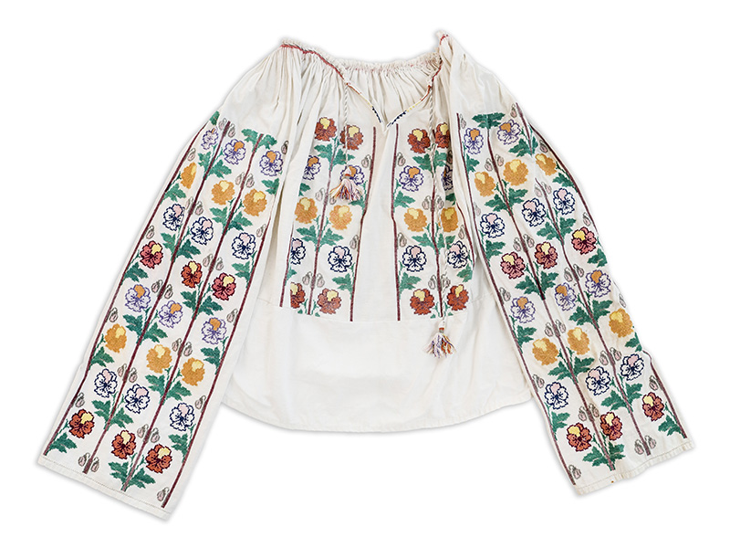 Vintage Romanian Embroidered Blouse Floral Motifs